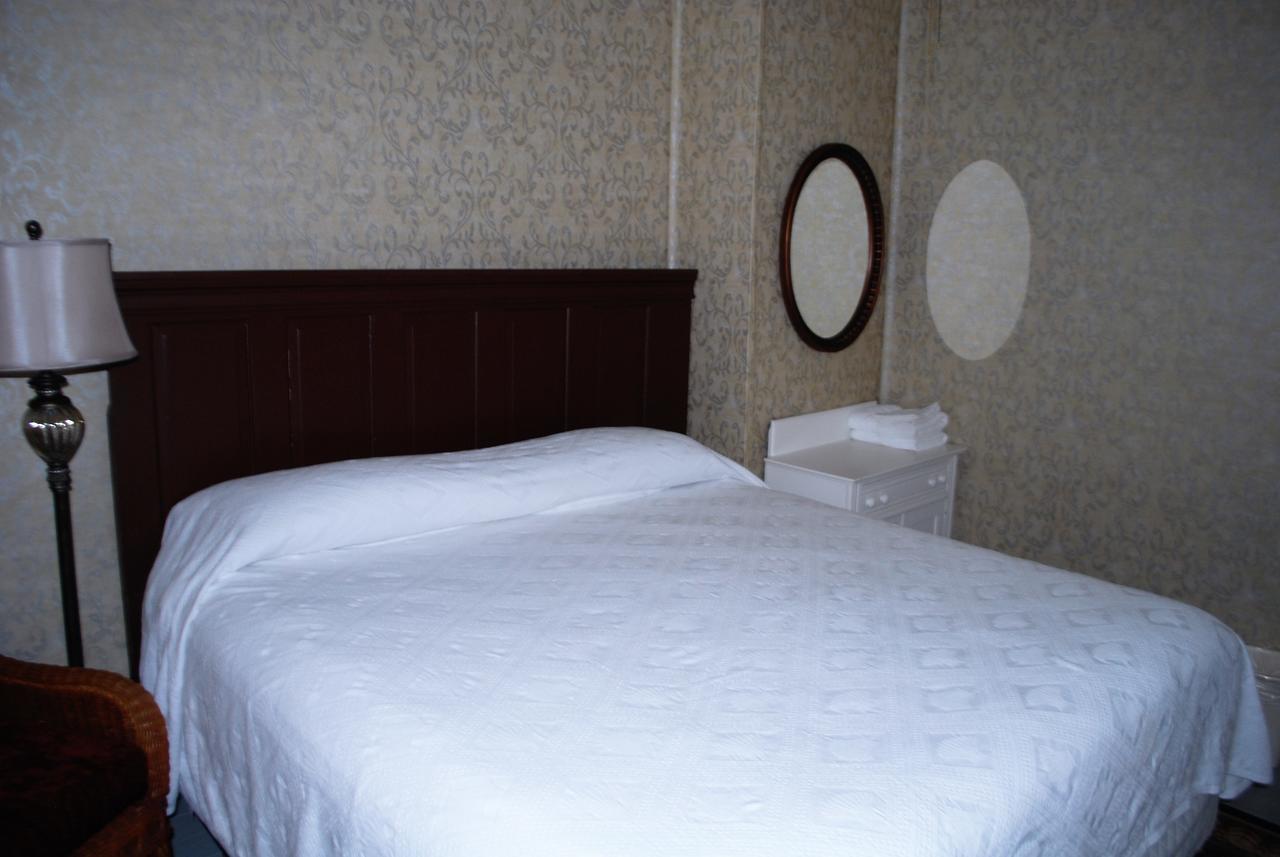 The Historic Park Hotel Put-in-Bay Eksteriør bilde