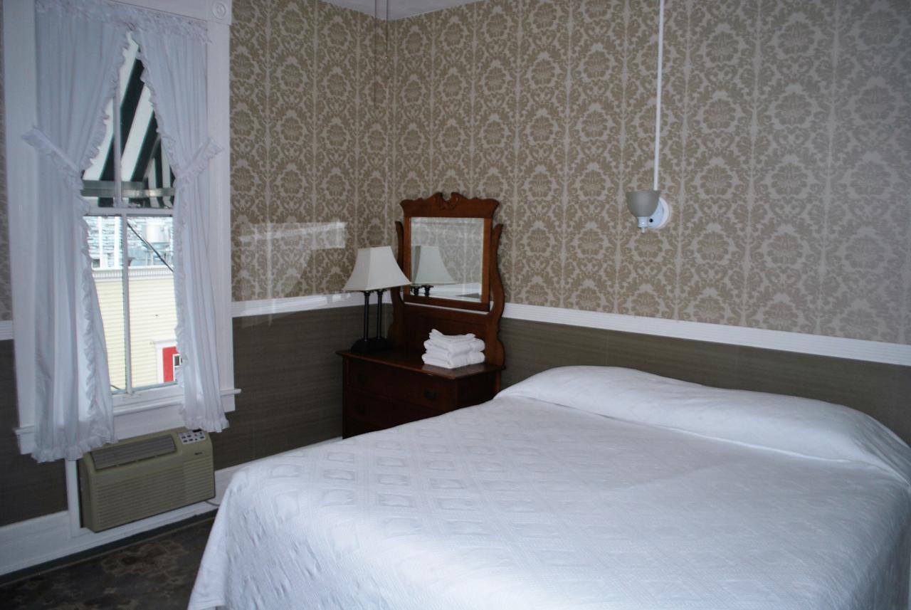 The Historic Park Hotel Put-in-Bay Eksteriør bilde