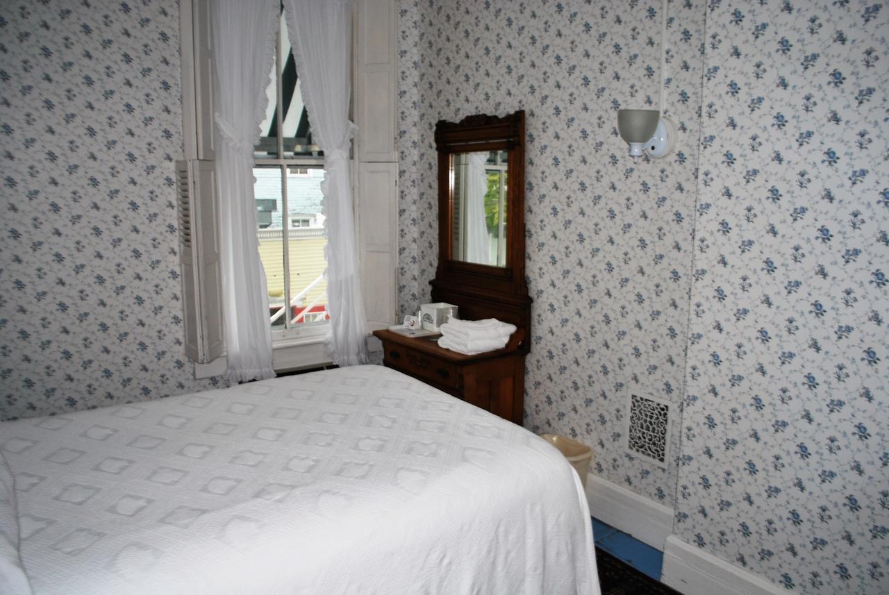The Historic Park Hotel Put-in-Bay Eksteriør bilde