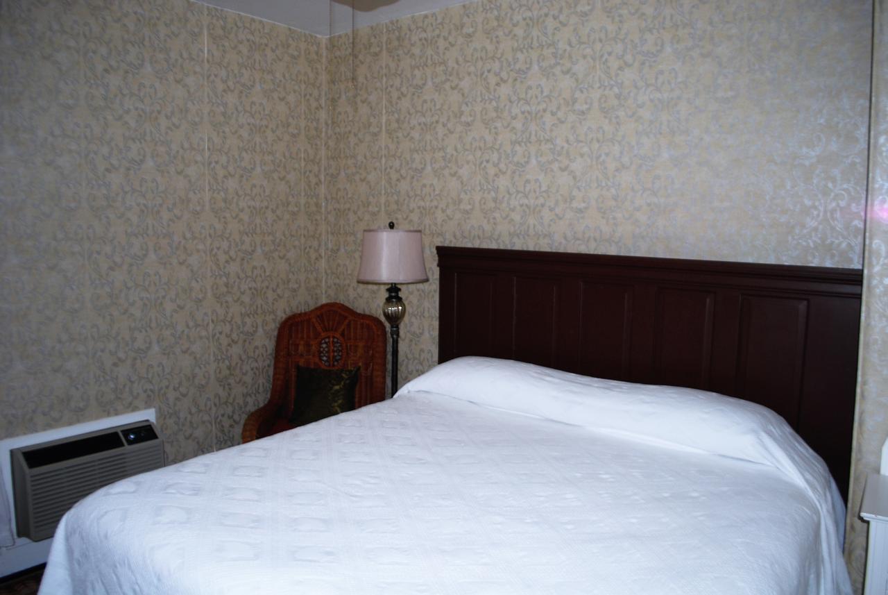The Historic Park Hotel Put-in-Bay Eksteriør bilde