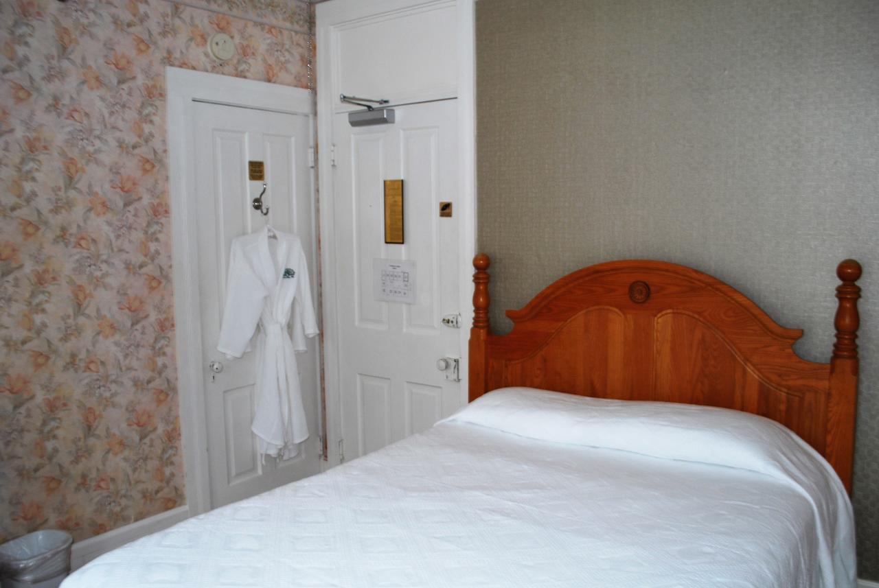 The Historic Park Hotel Put-in-Bay Eksteriør bilde